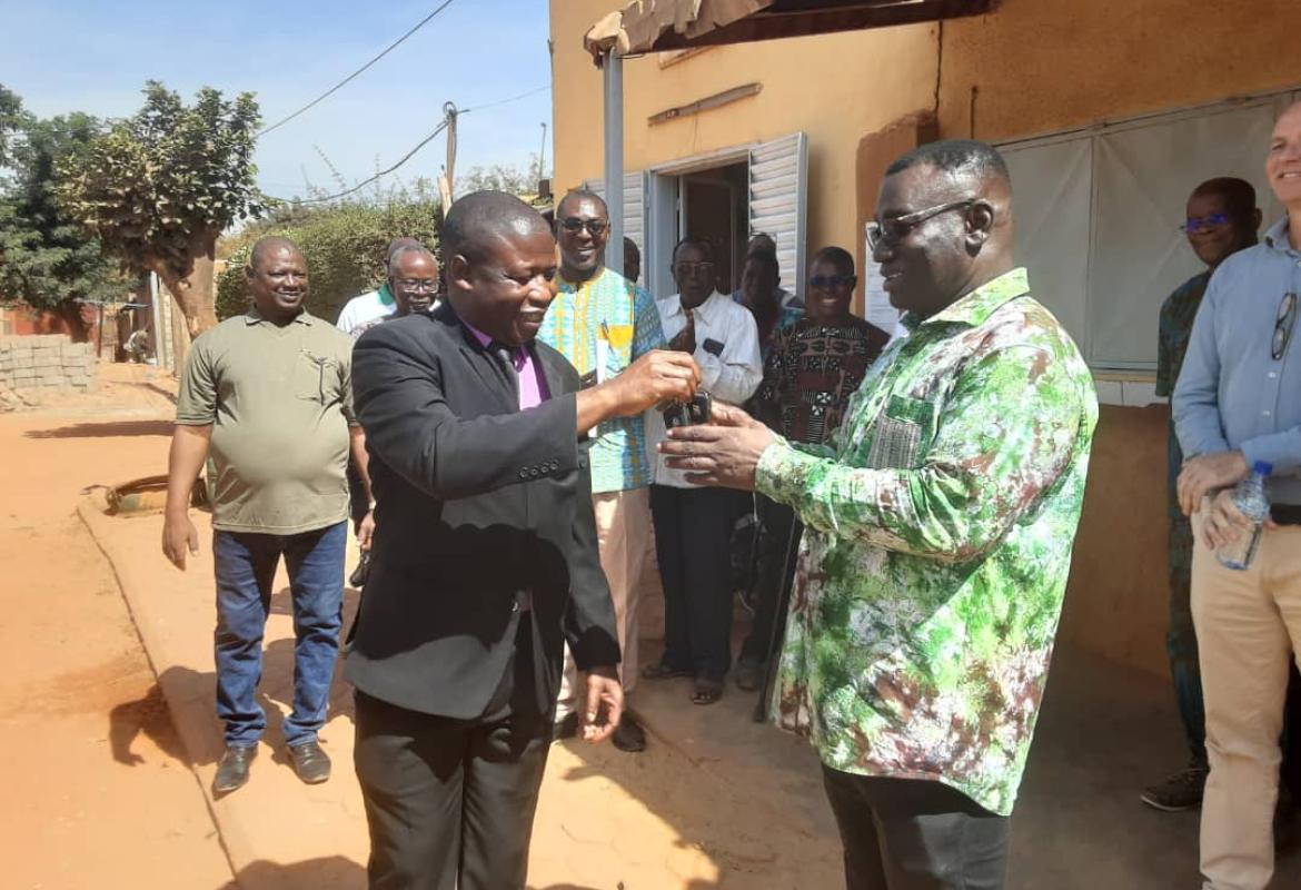 Deux nouvelles unités mobiles offertes à AAS pour rapprocher la santé des communautés !