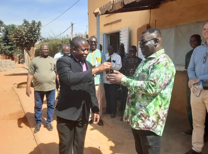 Deux nouvelles unités mobiles offertes à AAS pour rapprocher la santé des communautés !